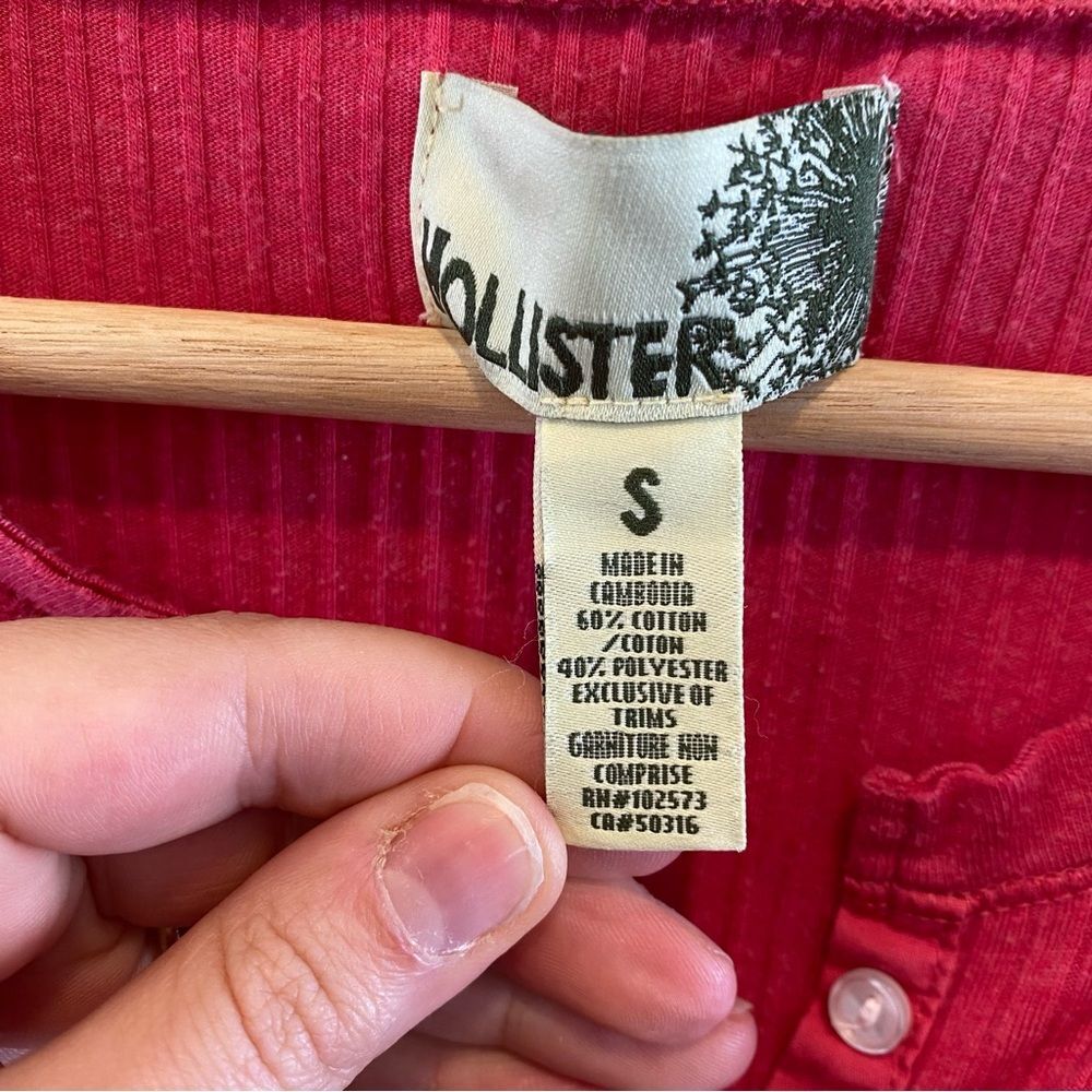 Hollister Women's Long Sleeve Ribbed Henley Top in Pink - Picture 4 of 8